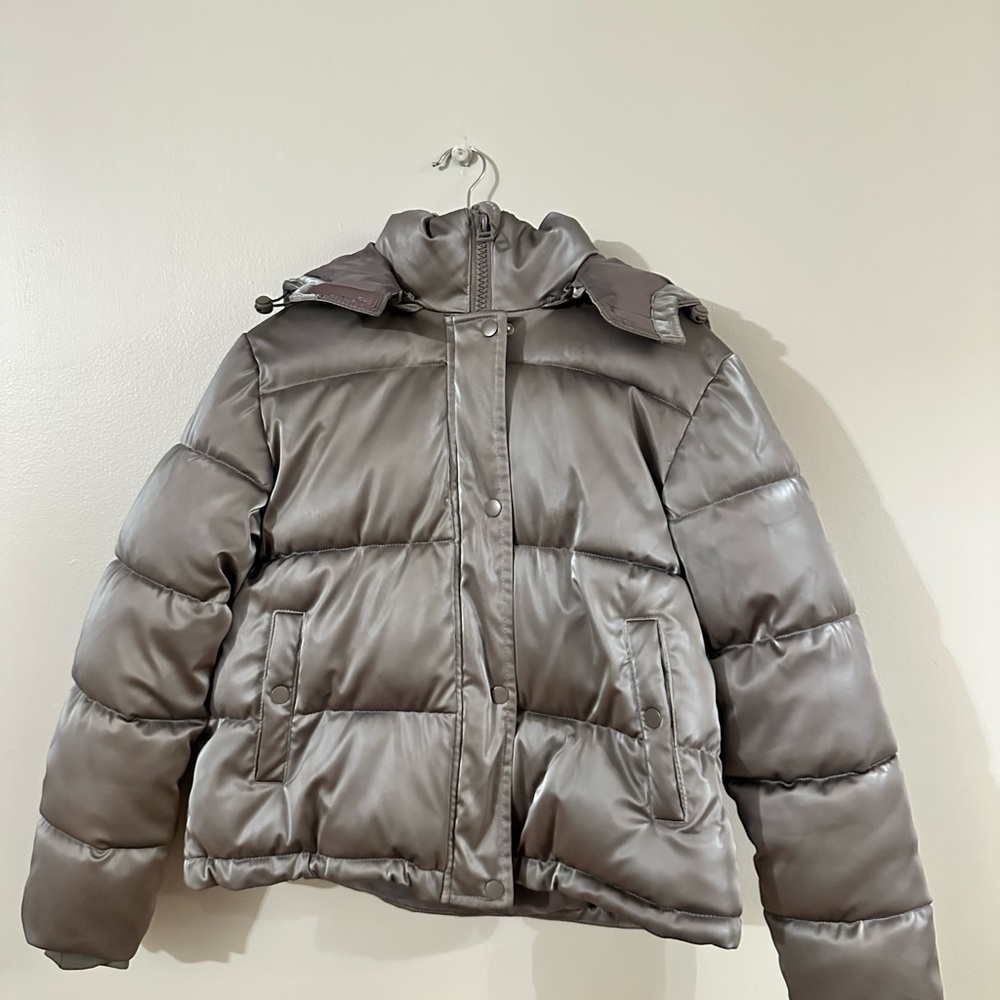 Forever 21 Gray Puffer Jacket – Removable Hood – Size Small – Worn Once